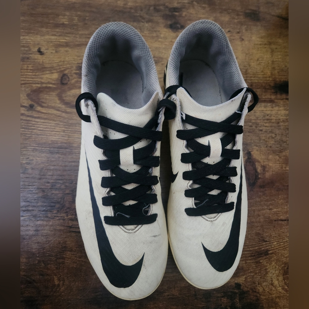 Nike Cream and Black Soccer Cleats